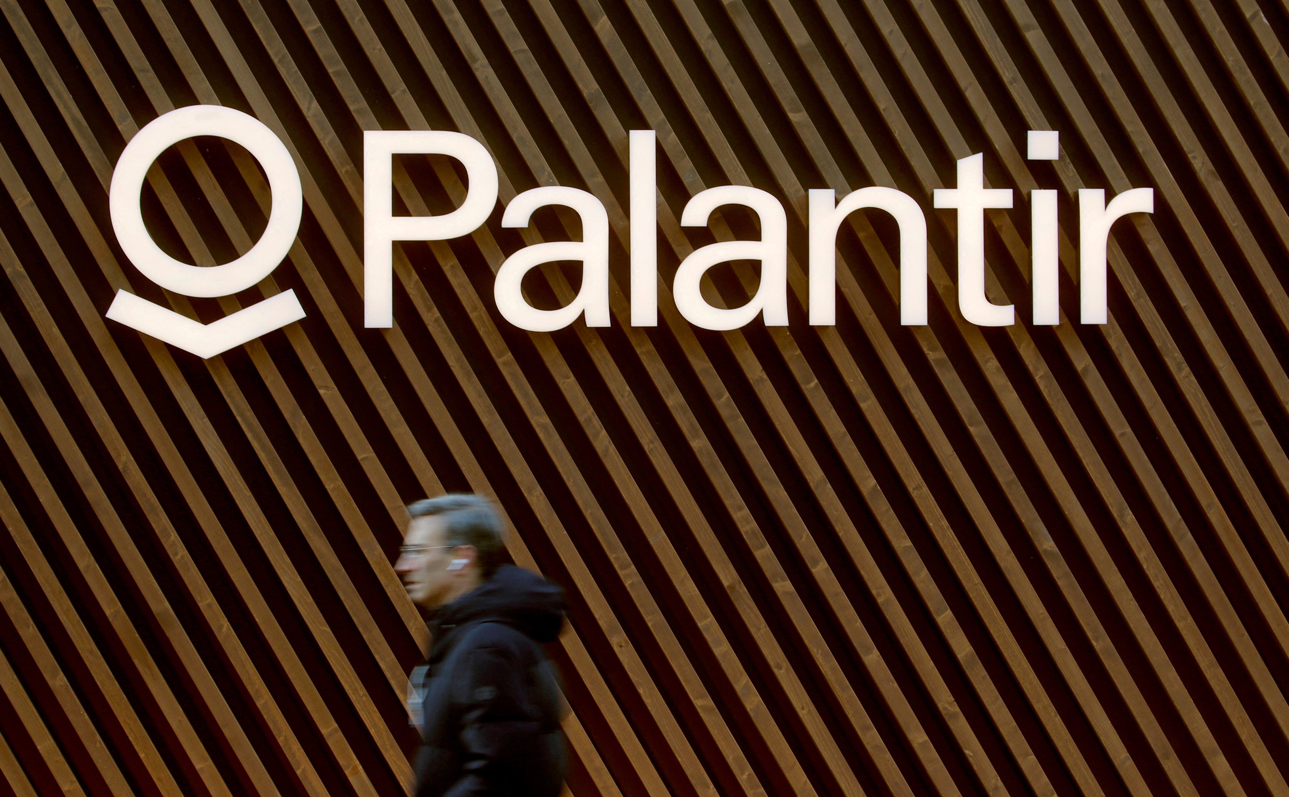 Le azioni di Palantir salgono del 19 per cento grazie all'aumento della domanda di tecnologia di intelligenza artificiale