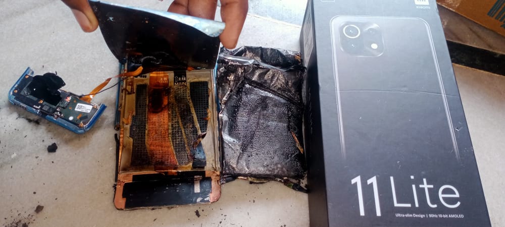 Xiaomi Mi 11 Lite 4G exploded while charging