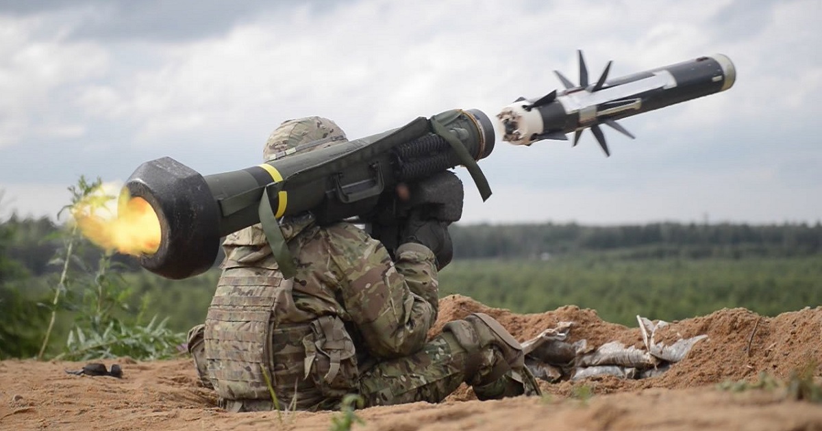 У США были проблемы с поставками ракет Javelin в Украину, поскольку Lockheed Martin не имела чипов для производства  Джо Байден