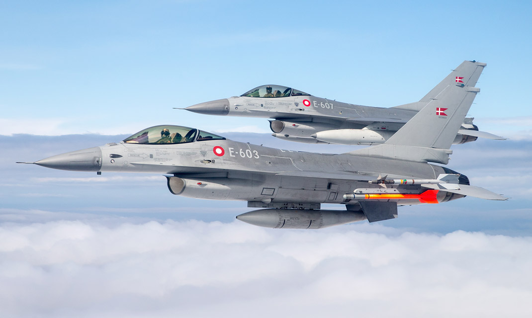Датские истребители F-16 Fighting Falcon зафиксировали утечку российского газа в Балтийском море из-за повреждения газопровода Nord Stream