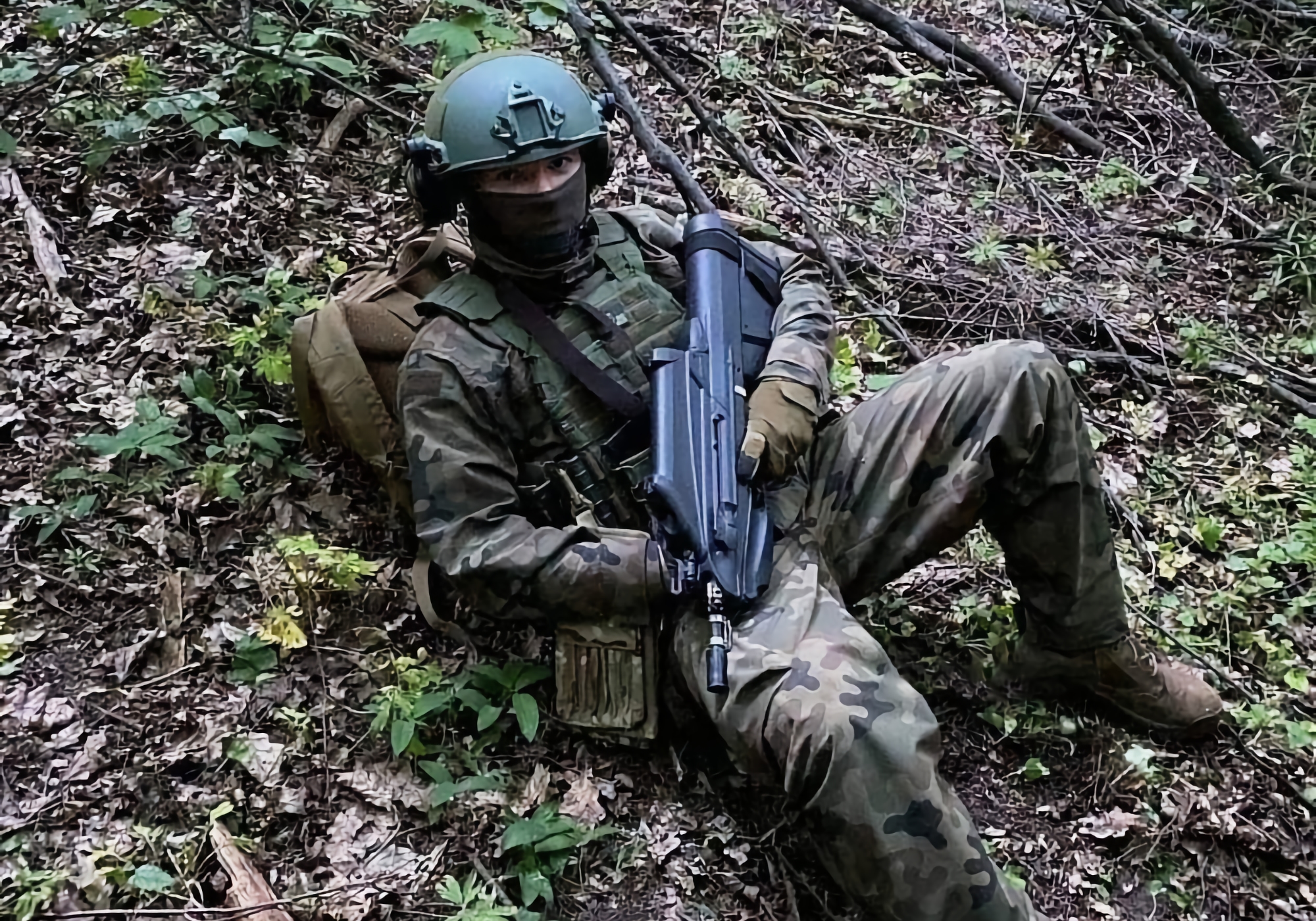 Українські військові отримали бельгійські автомати FN F2000