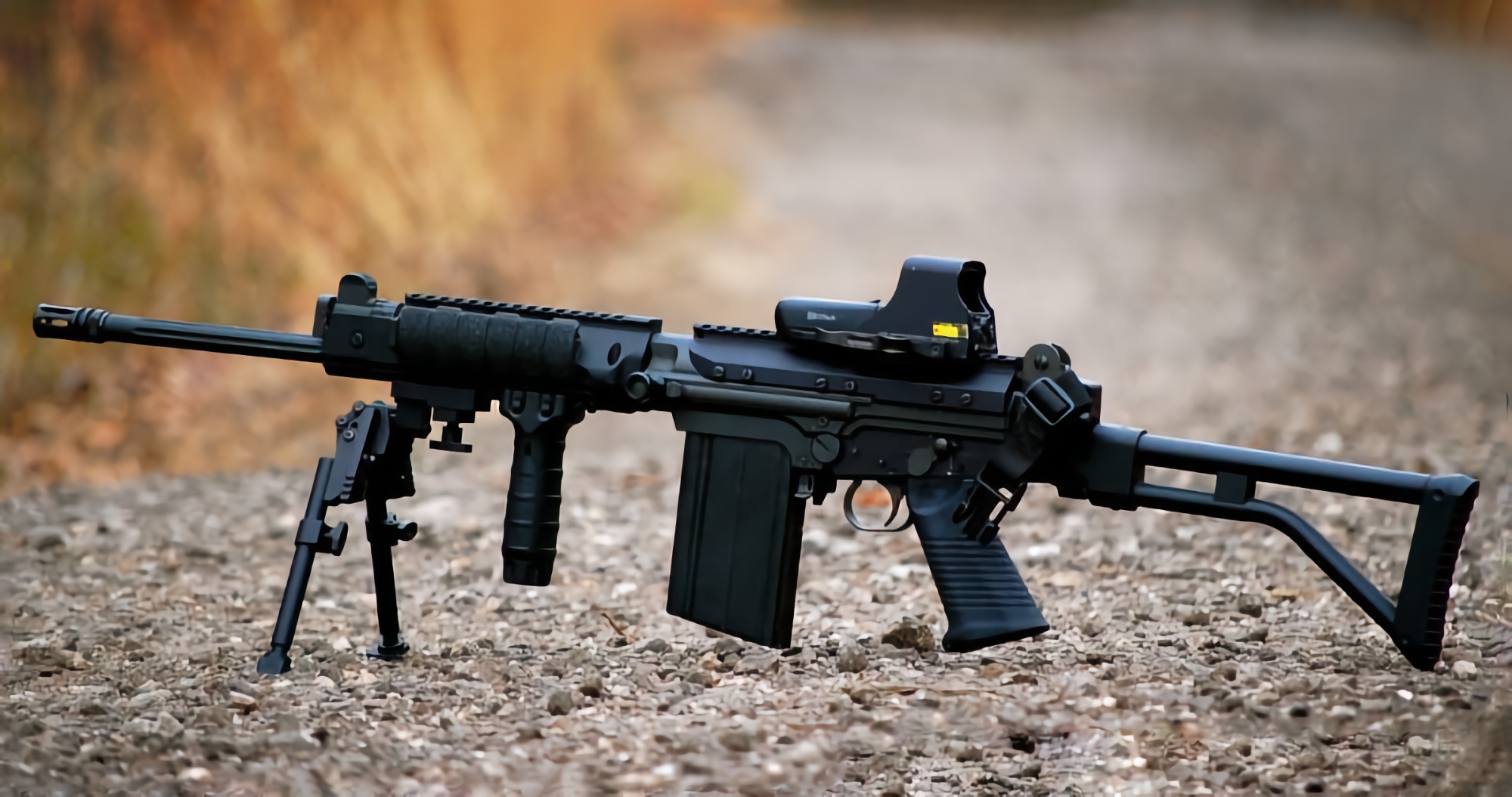 Die ukrainischen Soldaten begannen, automatische FN FAL-Gewehre zu verwenden, eine der bekanntesten und am weitesten verbreiteten Waffen der Welt.