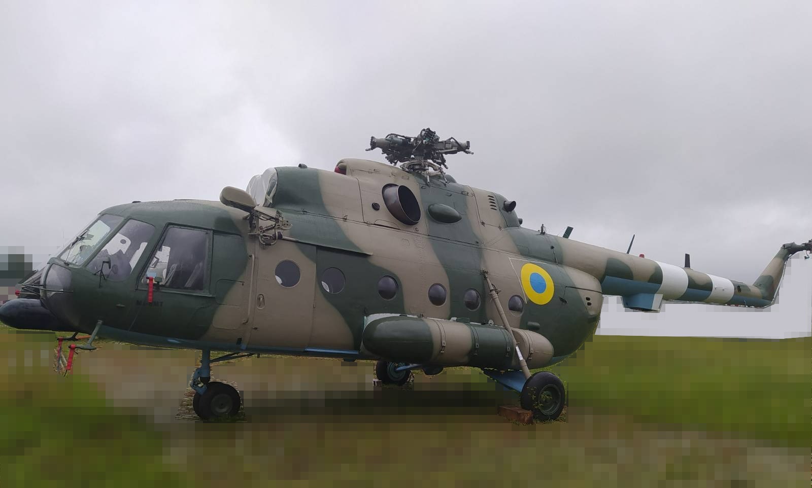 Латвия передала Украине по два вертолёта Ми-17 и Ми-2