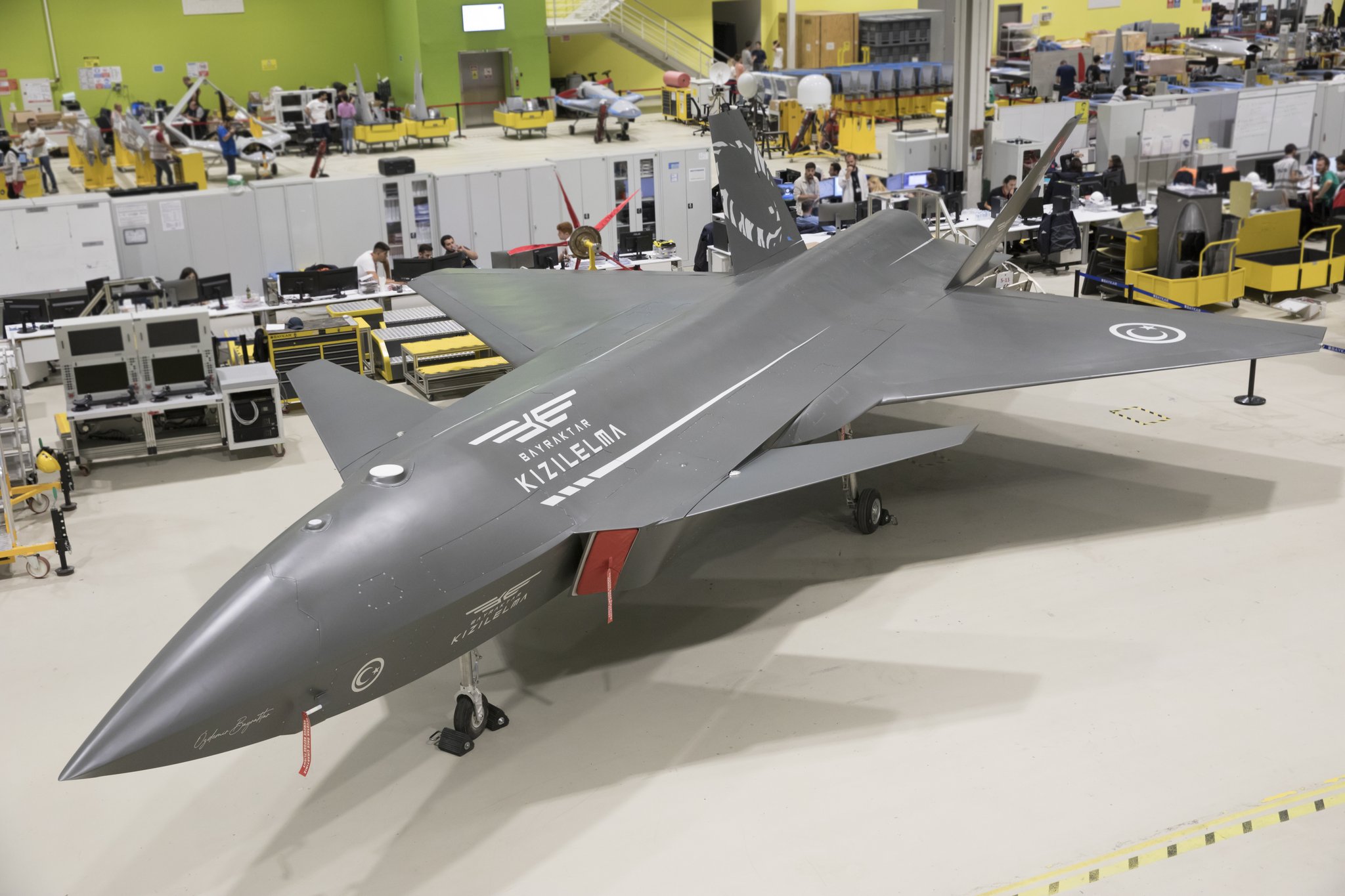 Baykar published the first photos of the new prototype supersonic Bayraktar Kizilelma drone