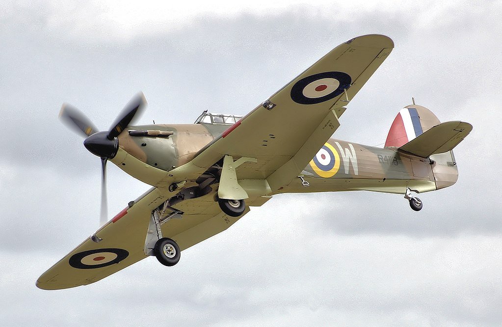 Drohnenbesitzer rammte fast eine Rarität, ein britisches Hurricane-Jagdflugzeug aus dem Zweiten Weltkrieg