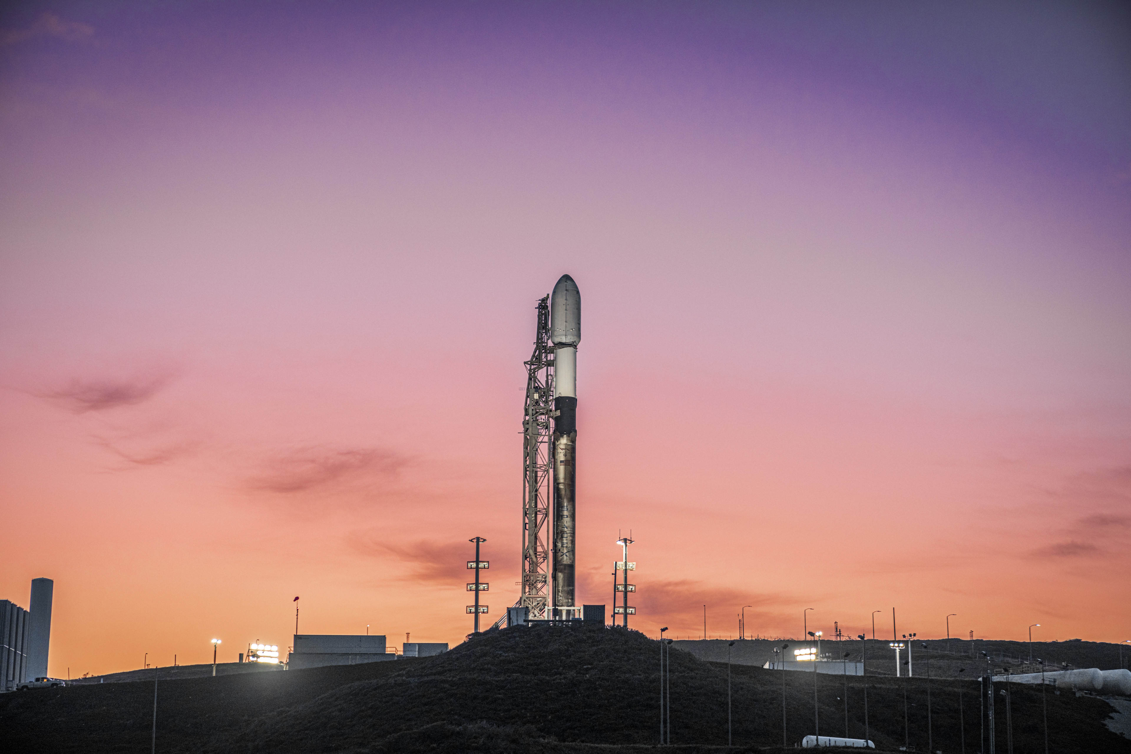 SpaceX completa con éxito dos lanzamientos orbitales del cohete Falcon 9 con menos de 5 horas de intervalo 