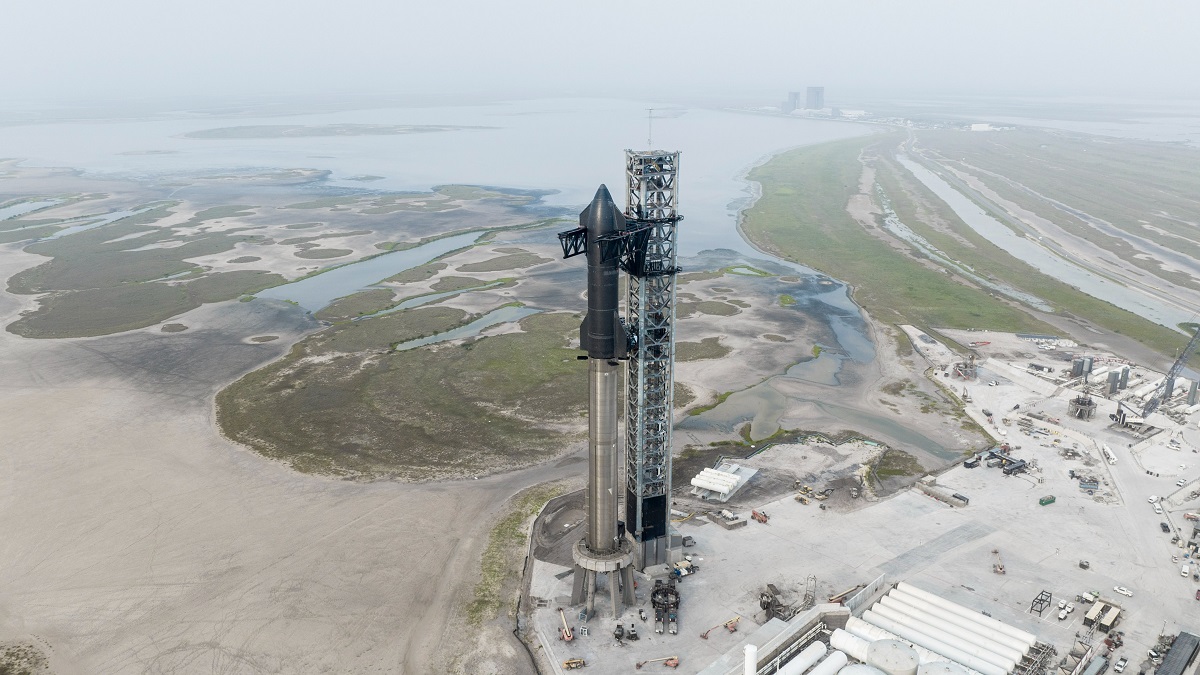 SpaceX ensambla completamente la Starship a la espera de la autorización de lanzamiento