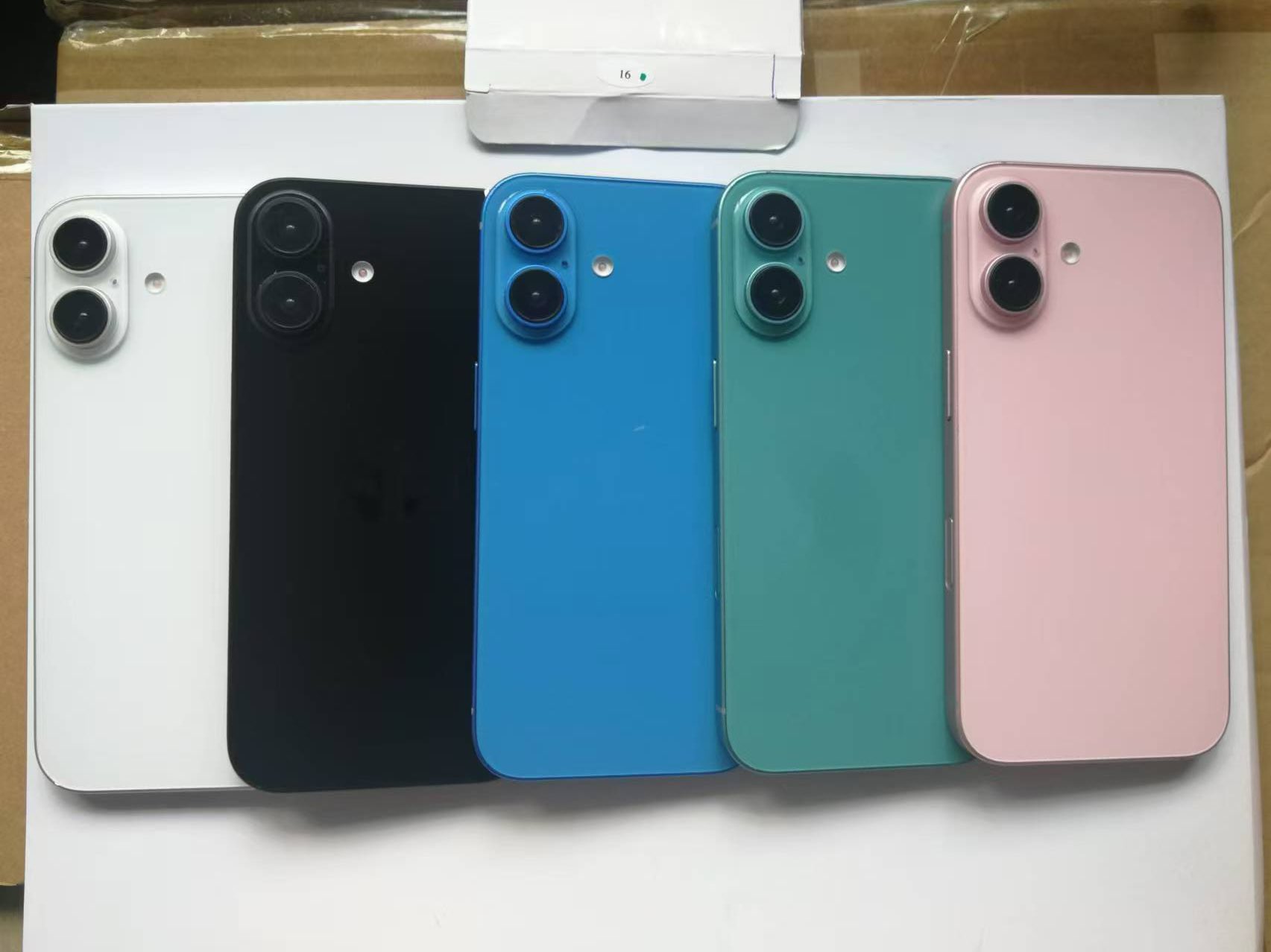 Leaked iPhone 16 models: bright colours and new design
