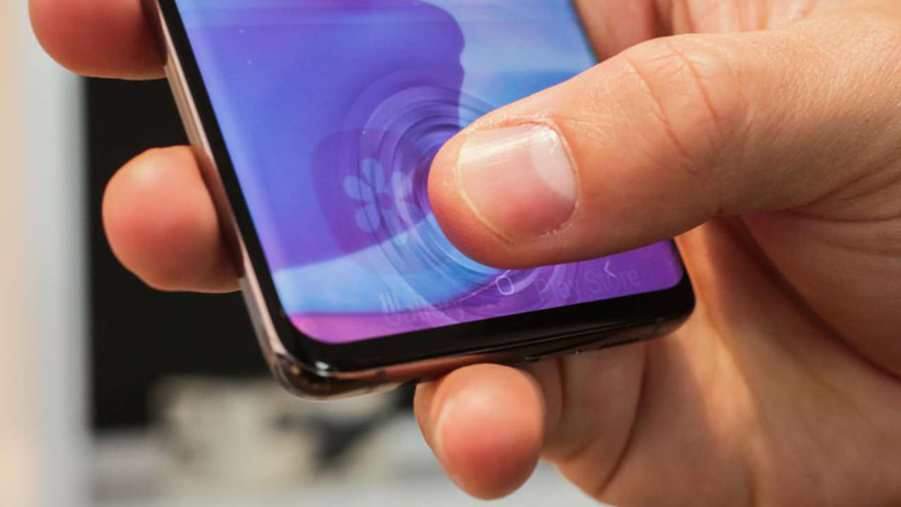 Samsung визнала проблему зі сканером відбитків та пообіцяла «полагодити» Galaxy S10
