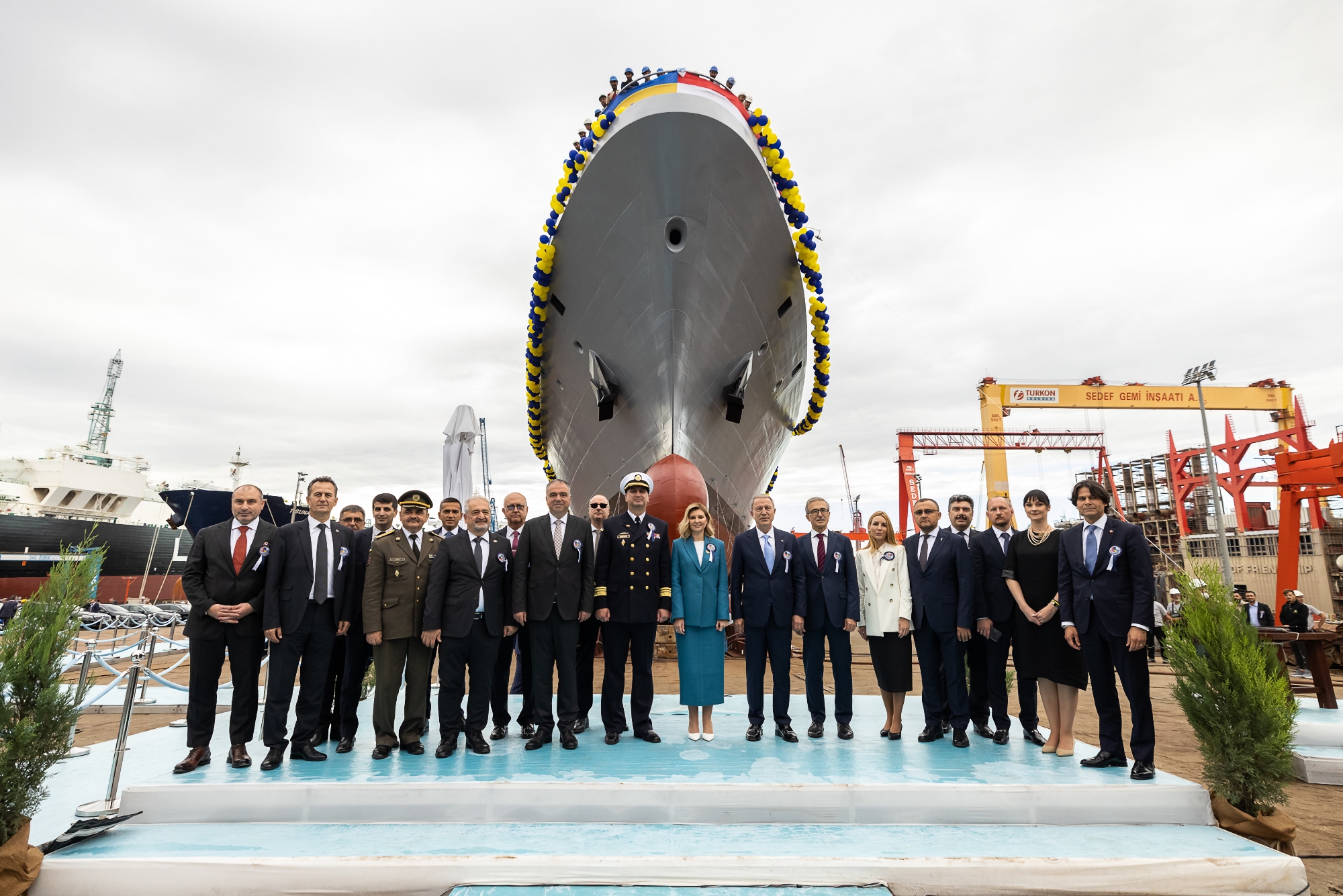 Elena Zelenska ließ in der Türkei das Flaggschiff der ukrainischen Marine, die Korvette "Hetman Ivan Mazepa" der Ada-Klasse, zu Wasser