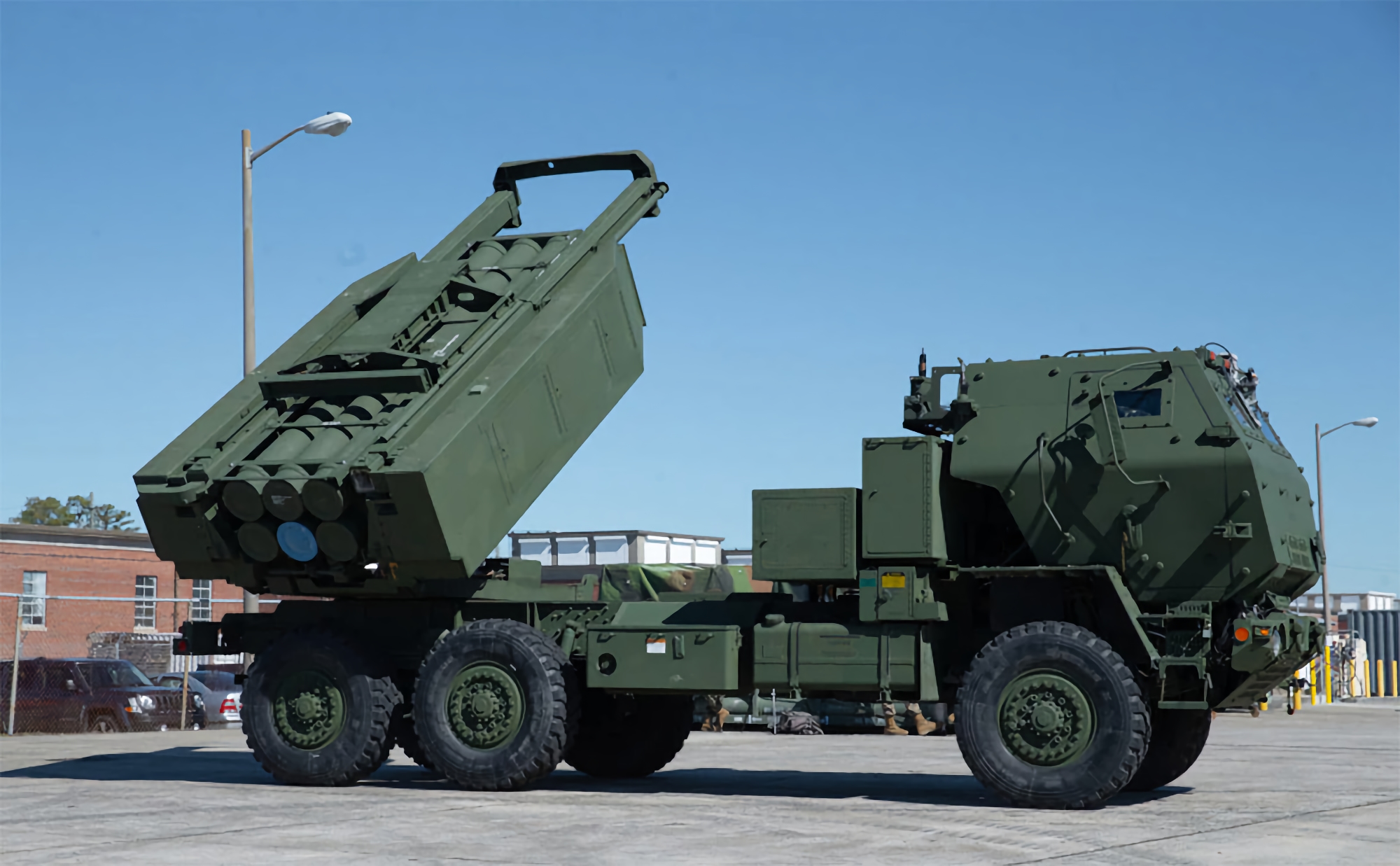 Ukrainian military complete training on HIMARS multiple launch rocket systems