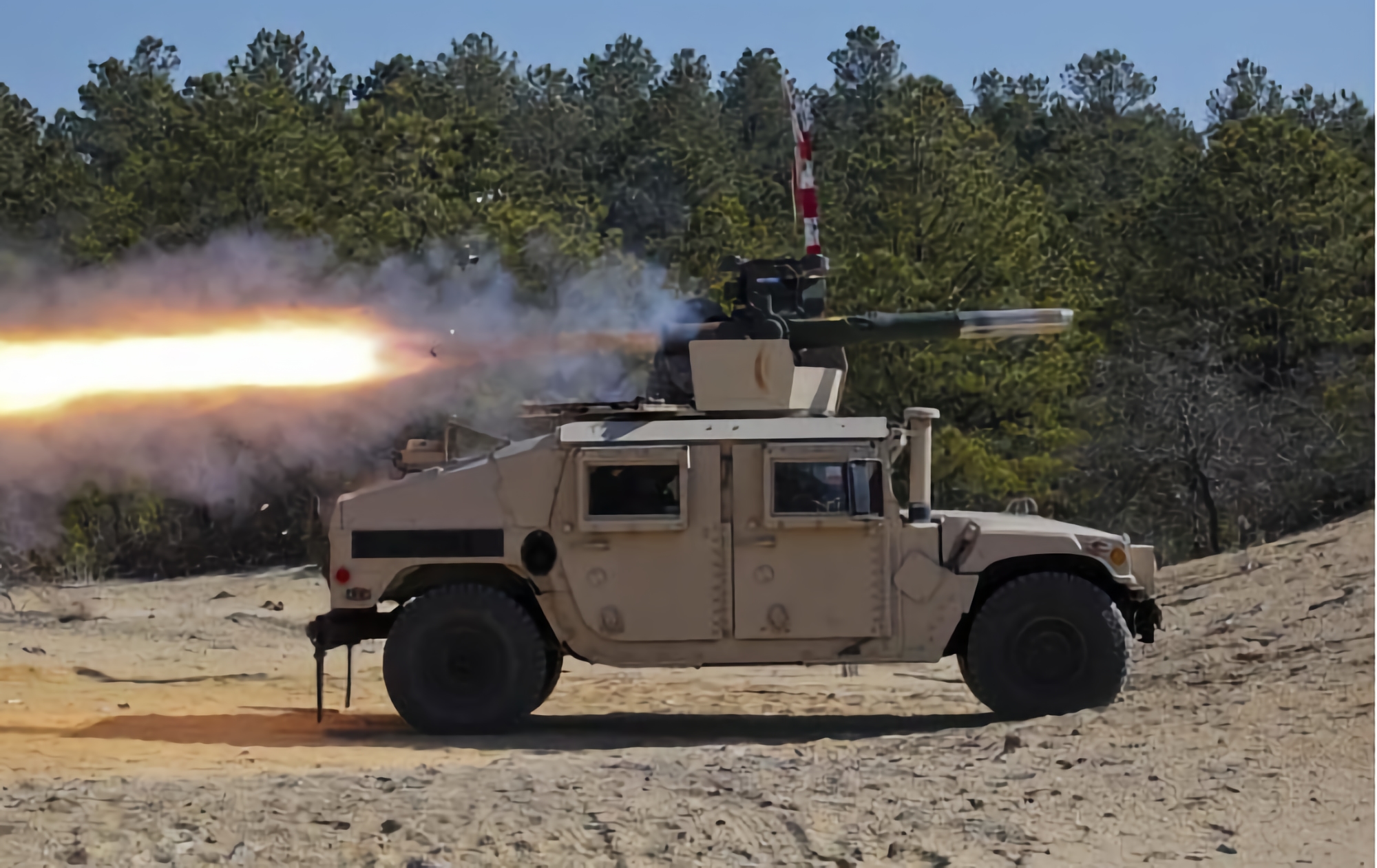 ВСУ используют бронированные автомобили HMMWV в качестве пусковой установки для ПТРК BGM-71 TOW (видео)