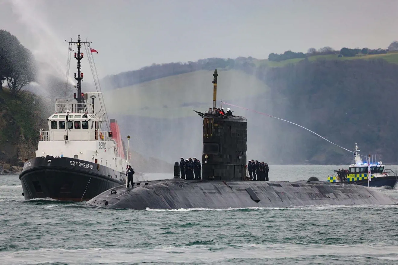 The Royal Navy of the United Kingdom completes the service of HMS ...