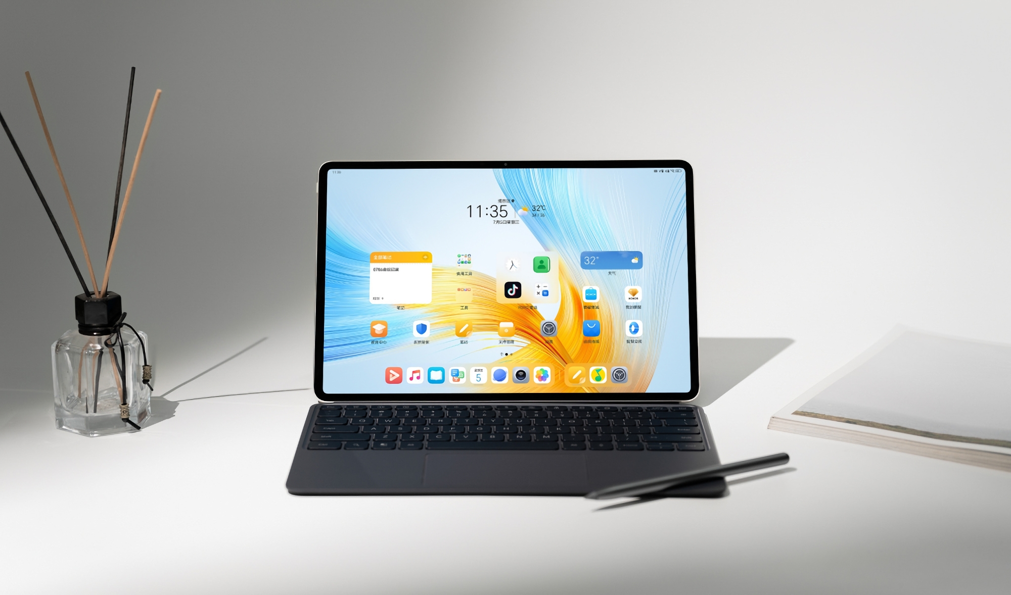Two cameras, slim bezel display, stylus and keyboard case: Honor reveals the MagicPad before the announcement