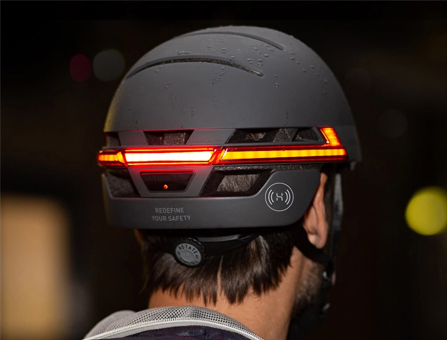 Huawei unveiled a HarmonyOS-based smart helmet that can make calls and turn on turn signals
