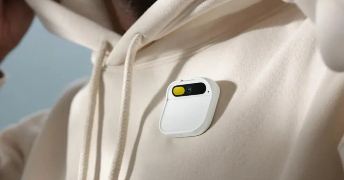 New humane gadget Pin: Artificial intelligence without a phone 