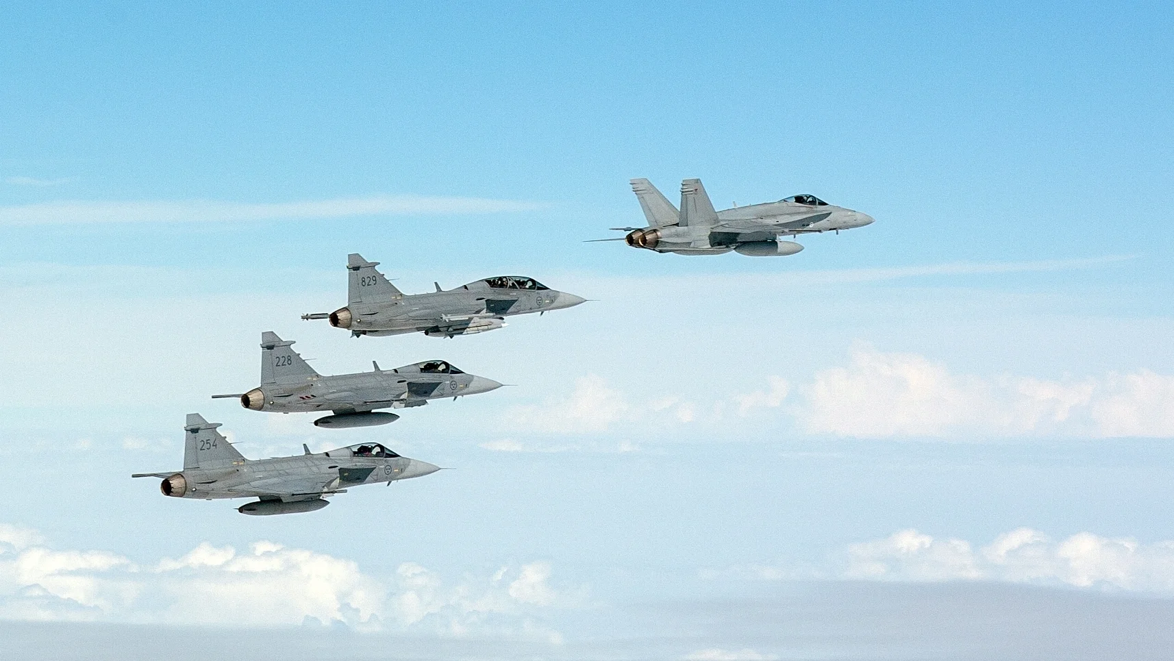 La Finlandia non trasferirà all'Ucraina i caccia F/A-18 Hornet di quarta generazione