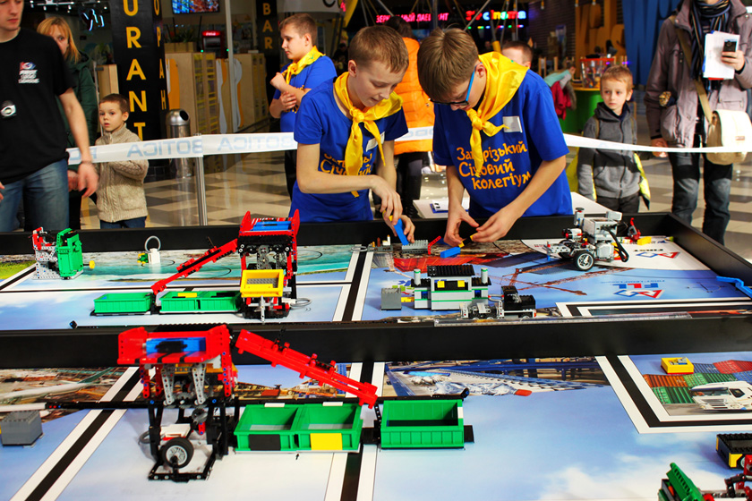 В Киеве прошел Первый Всеукраинский научный LEGO-турнир