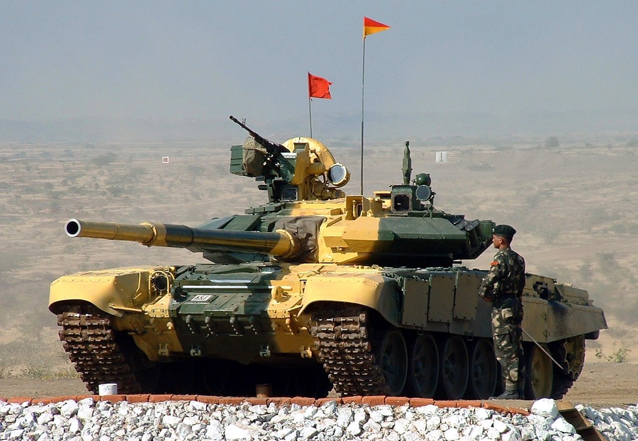 Российская армия начала использовать в Украине экспортные танки Т-90С, которые должны были быть проданы Индии