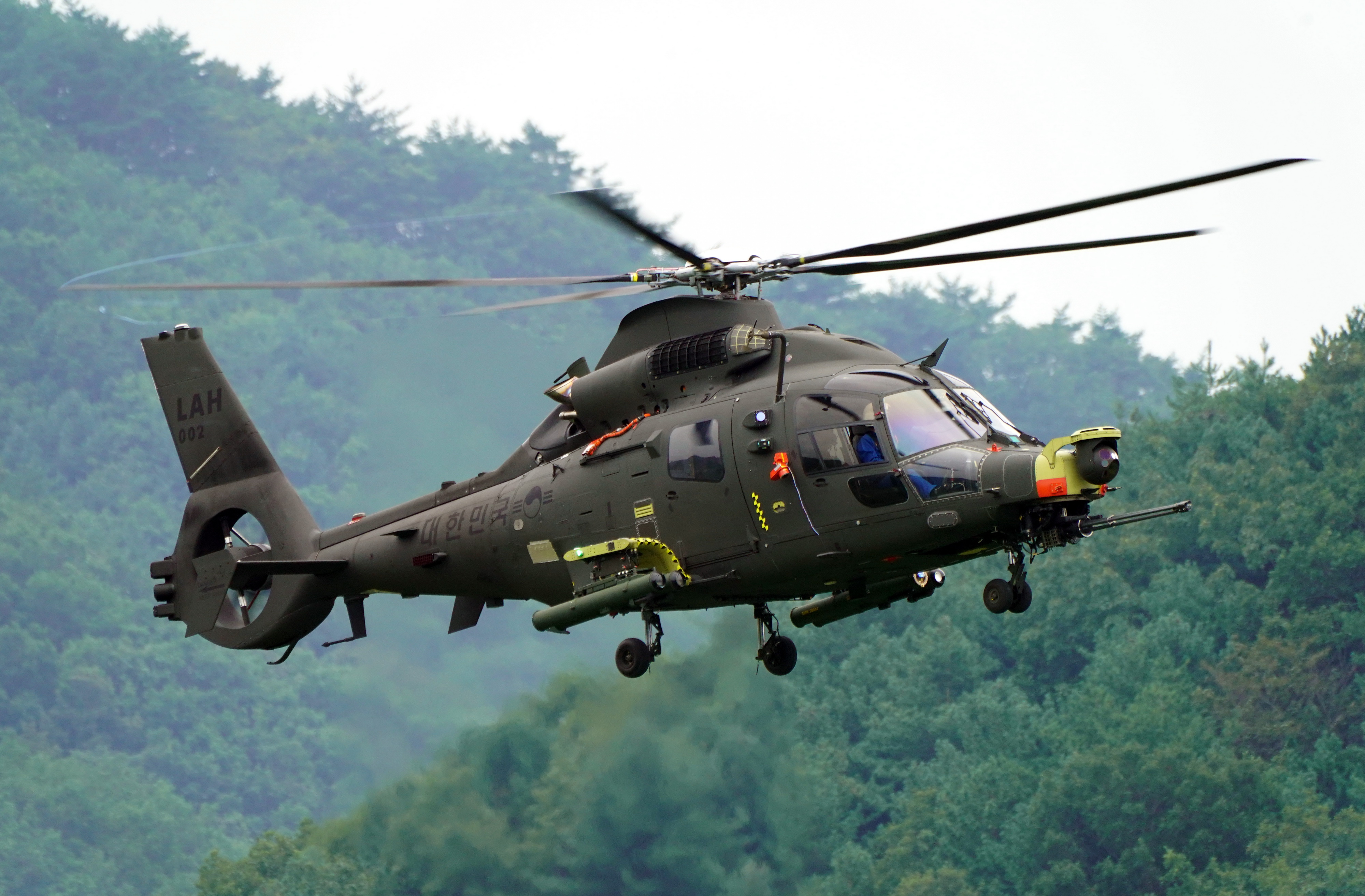 Corea del Sur compra 10 helicópteros de ataque ligeros KAI LAH, contrato por valor de 235.000.000 dólares