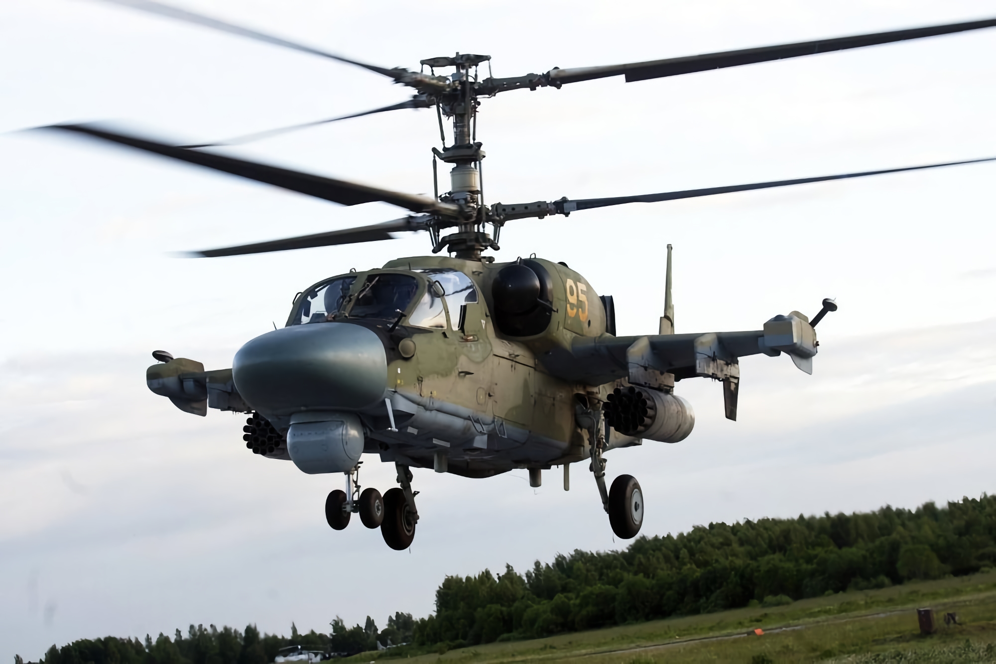 Menos 16.000.000 de dólares: las AFU derriban otro helicóptero ruso avanzado Ka-52 Alligator