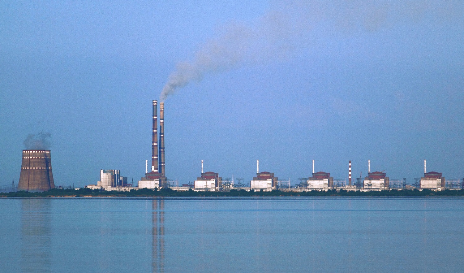 Die Russen beschießen das KKW Saporischschja, Europas größtes Kernkraftwerk mit sechs 6.000-MW-Blöcken