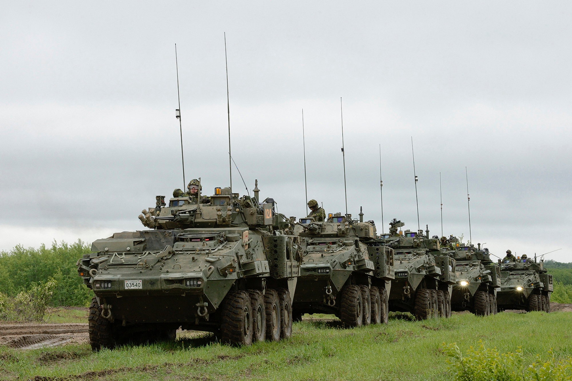 Канадские броневики LAV II ACSV с пулемётами 7.62-мм уже едут в Украину