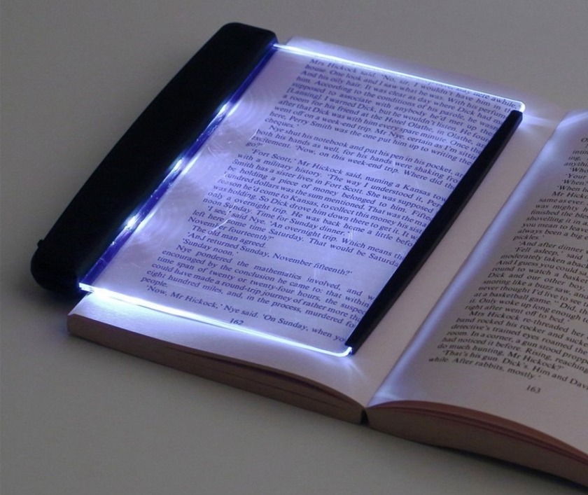 Lampa LED w cenie $ 3 dla czytania książek w ciemności