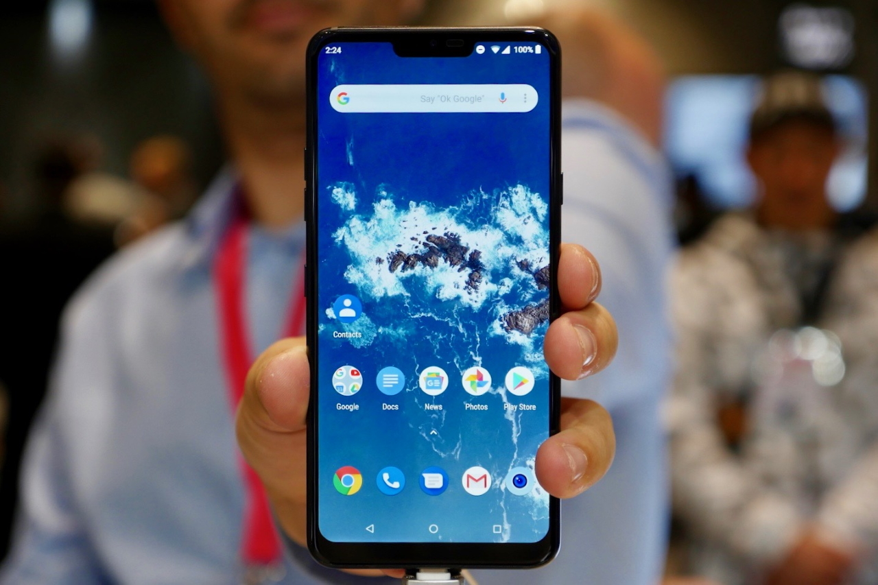 LG G7 One почав отримувати оновлення Android 10
