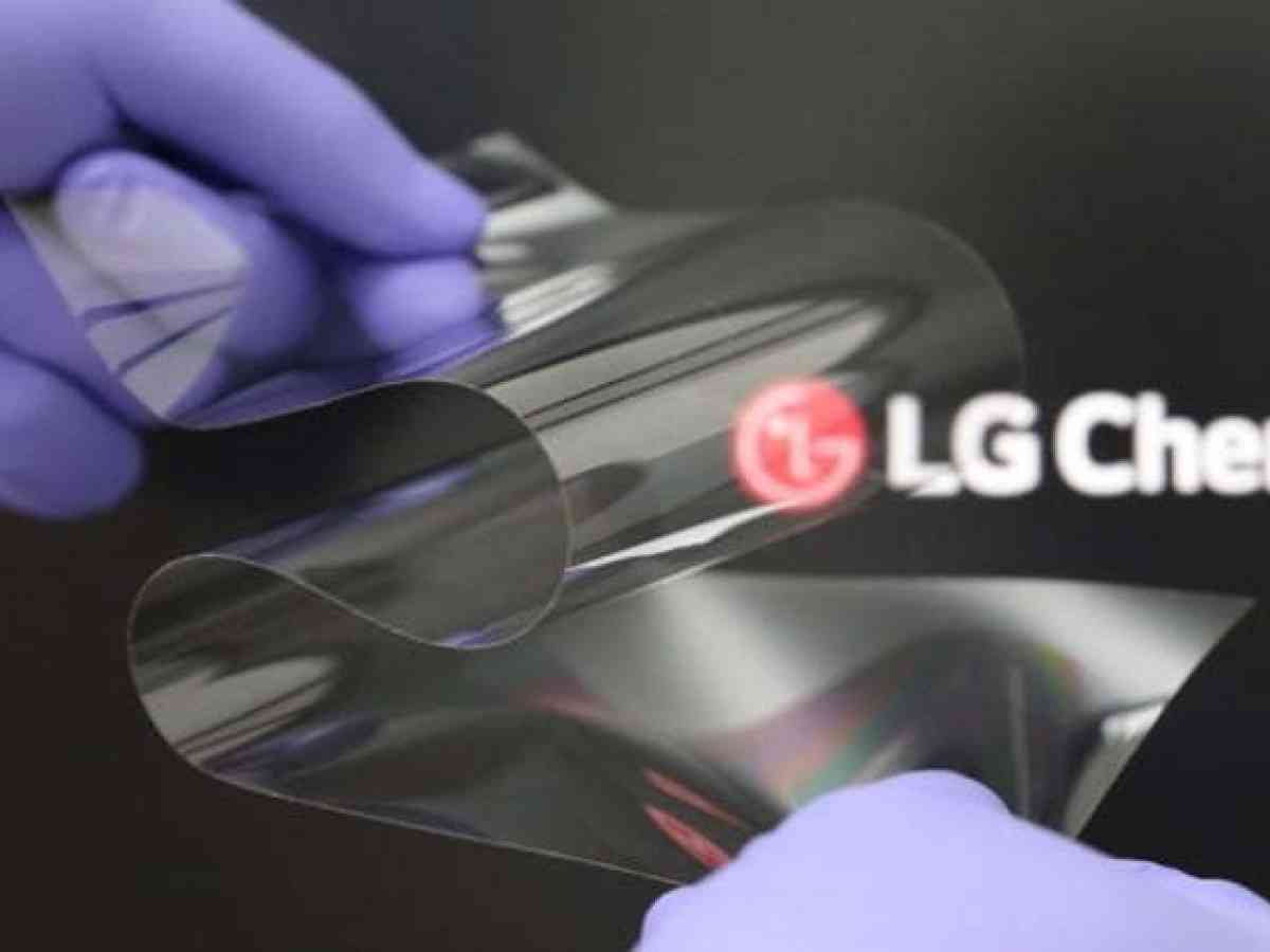 Hart wie Glas und faltenfrei: LG stellt neues Display für faltbare Smartphones vor