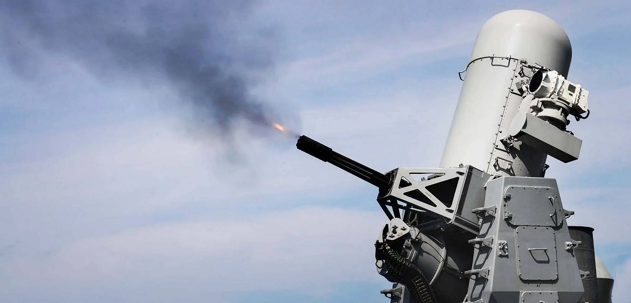 US sailors show funny and creepy video of communication with the sinister Mark 15 Phalanx CIWS anti-aircraft system, which targeted an overflying Boeing 737 aircraft