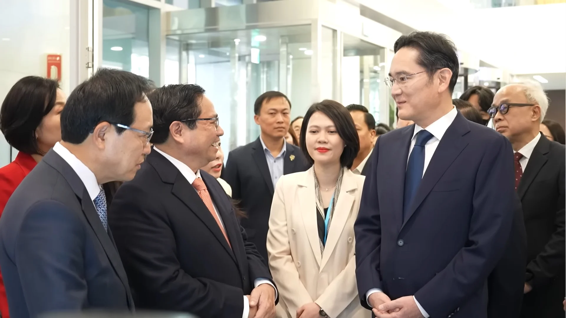Samsung CEO J.Y. Lee supports South Korean athletes at the Paris Olympics