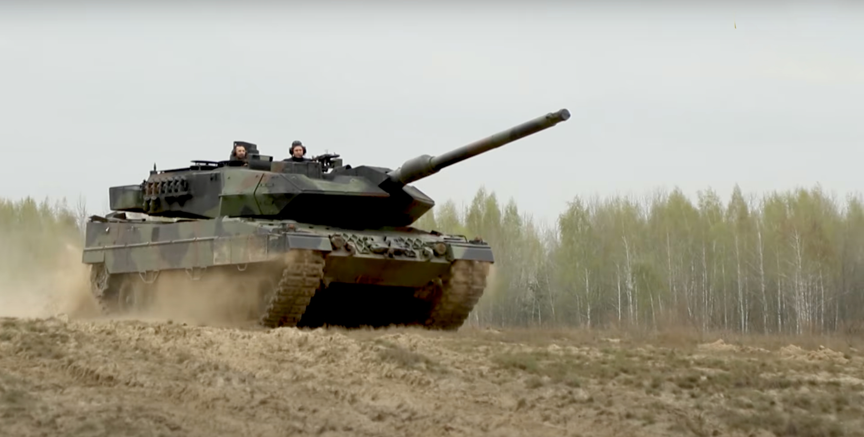 Les forces armées ukrainiennes présentent pour la première fois des chars allemands Leopard 2A6 (vidéo)