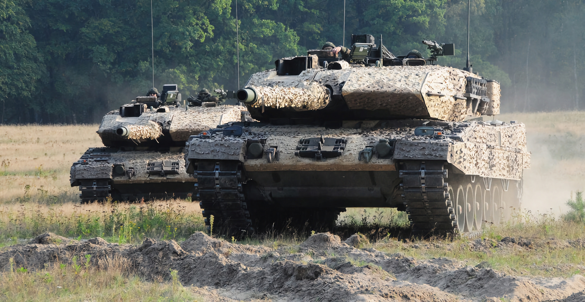 La Polonia trasferisce il secondo lotto di carri armati Leopard 2A4 alle Forze armate ucraine
