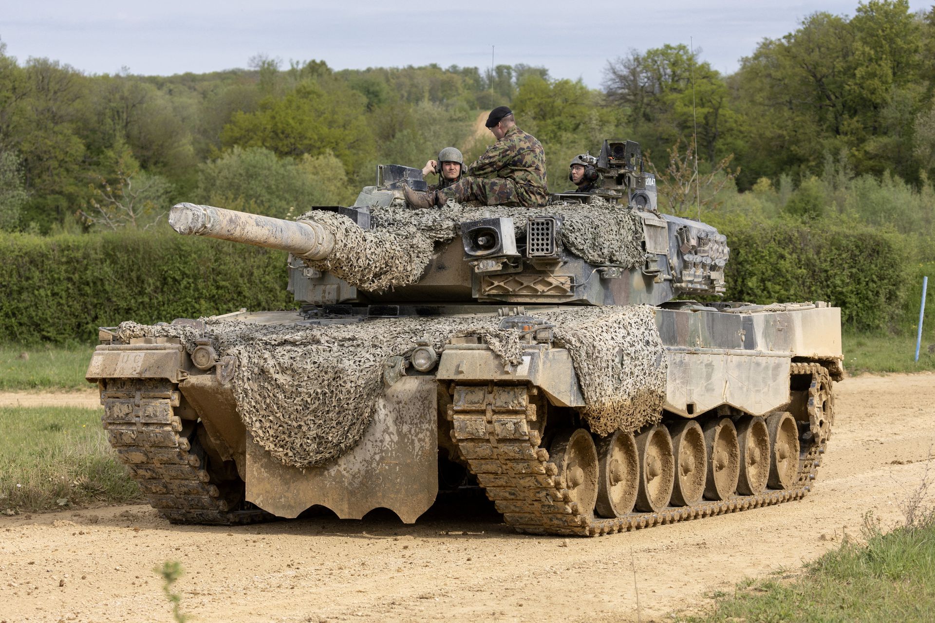 Die Schweiz wird 25 Leopard-2-Panzer an Deutschland verkaufen, die dann in die Ukraine überführt werden können
