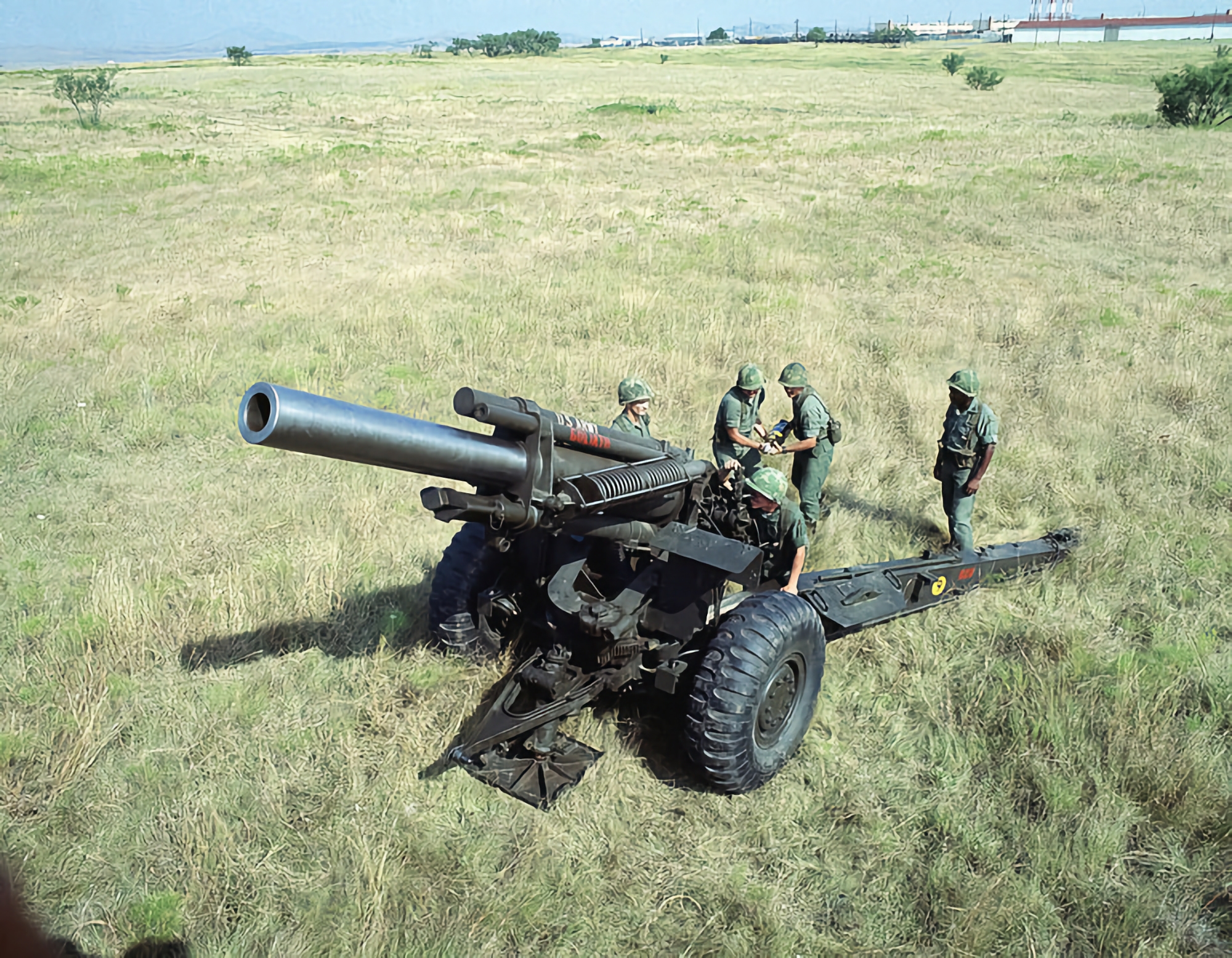 Zuni luchtraketten en M114A1 houwitsers: Griekenland overhandigt nieuw militair hulppakket aan Oekraïne