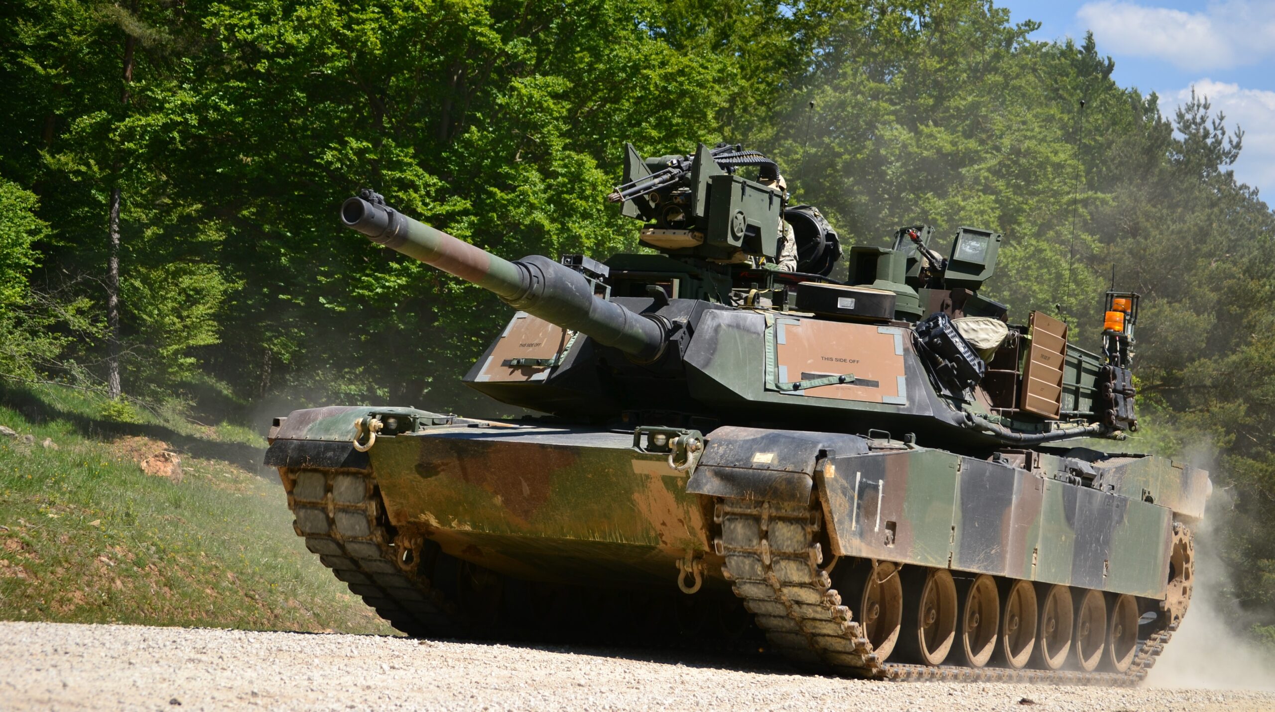 Polonia recibe el primer lote de carros de combate estadounidenses M1A1FEP Abrams
