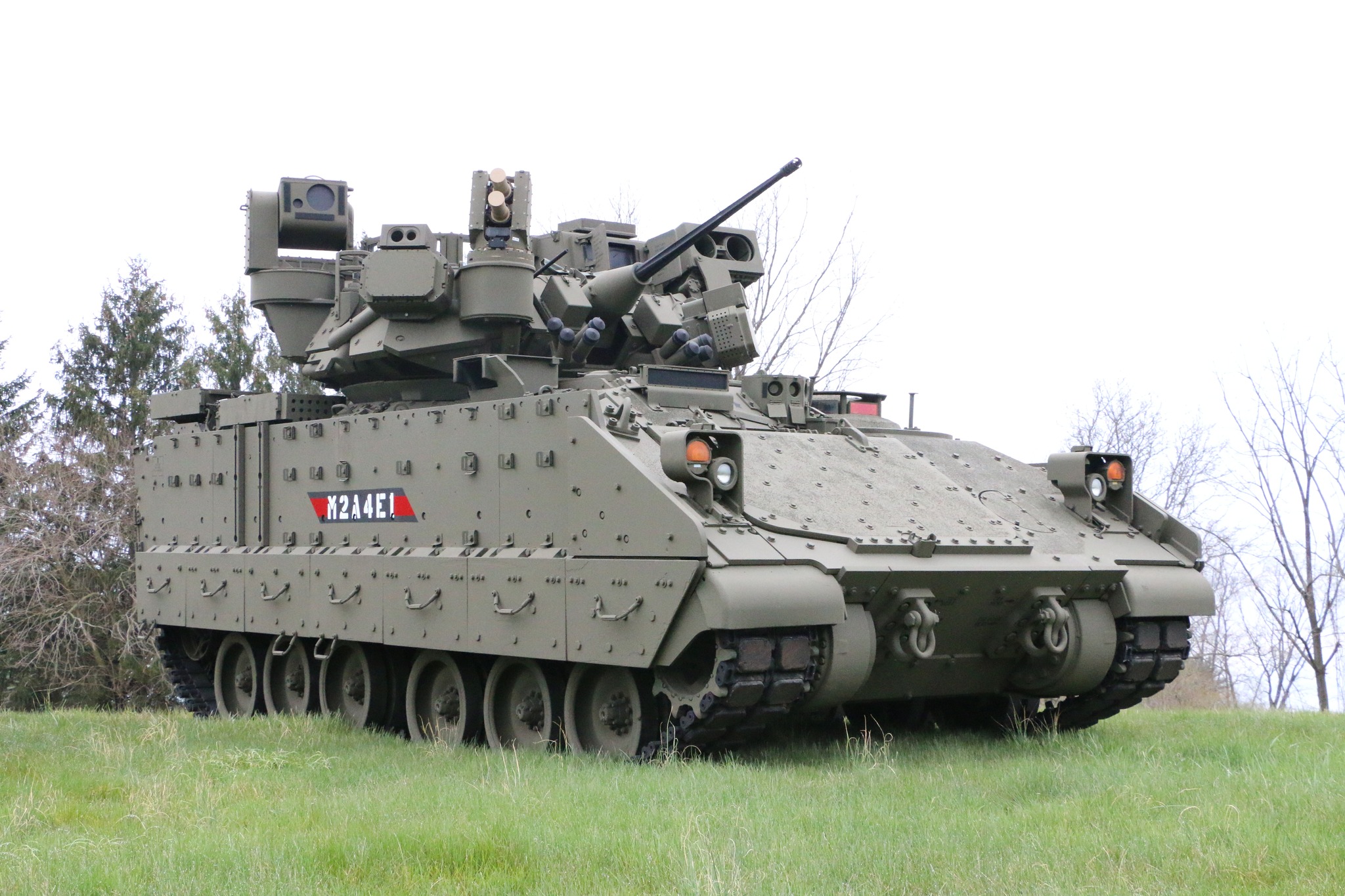 Les États-Unis achèteront des véhicules de combat d'infanterie Bradley dans une nouvelle variante M2A4E1 dotée de systèmes de contrôle et de défense améliorés.
