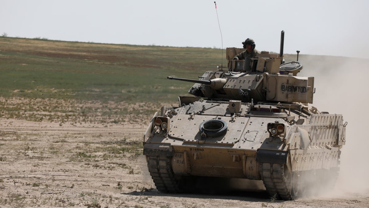 Joe Biden a confirmé que les États-Unis pourraient fournir à l'Ukraine des véhicules blindés Bradley.