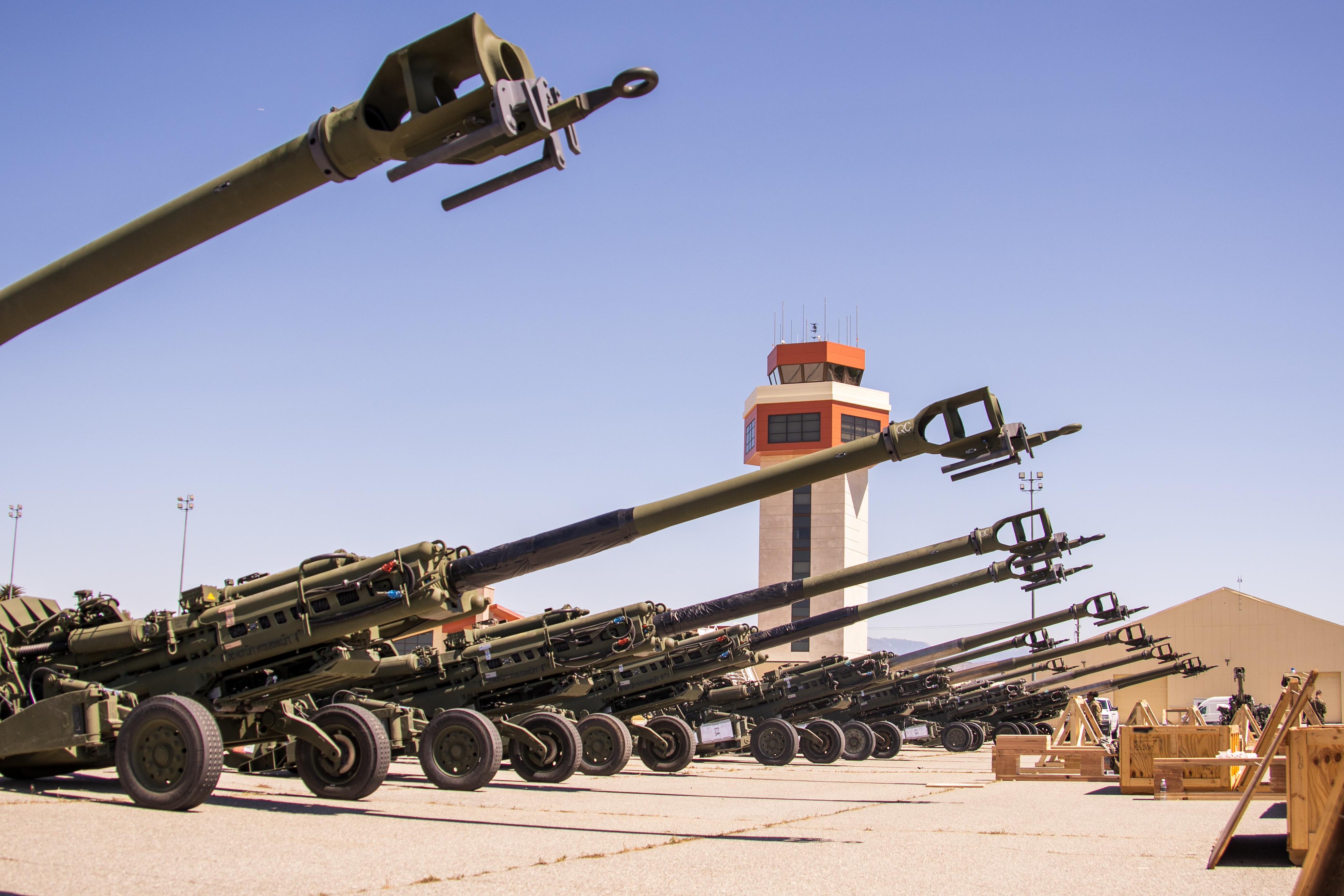 Die USA geben der Ukraine 18 weitere M777-Haubitzen