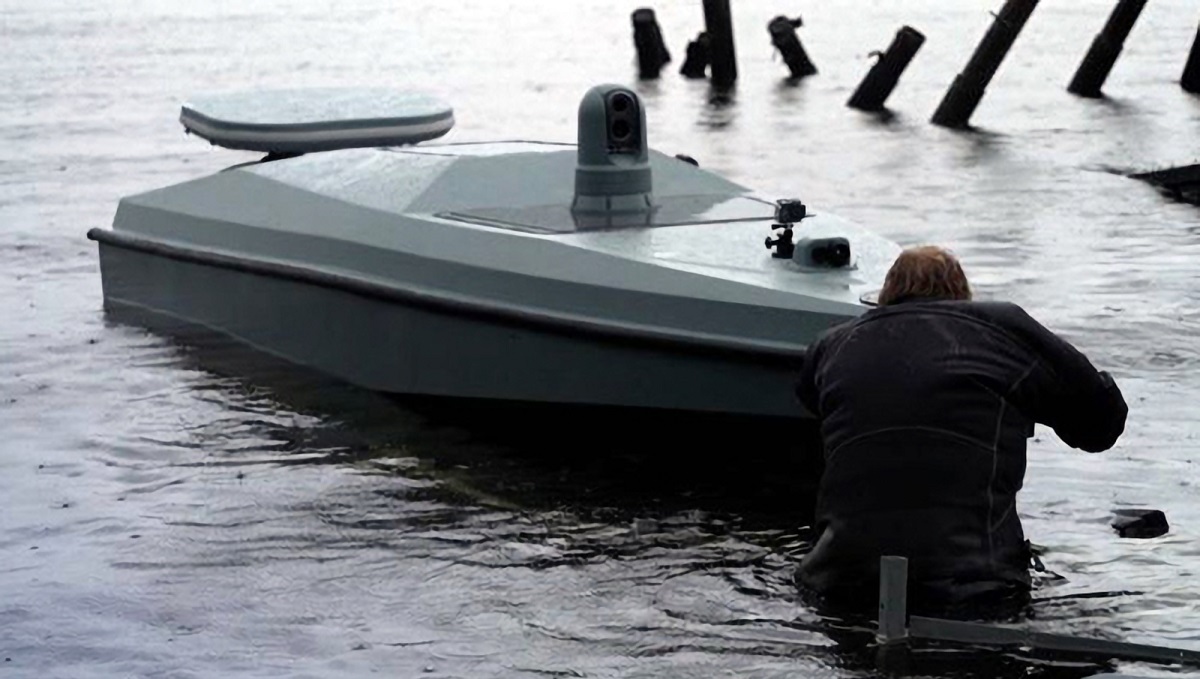 Сили оборони України показали на відео, як морські ударні дрони MAGURA полюють на російські кораблі в Чорному морі