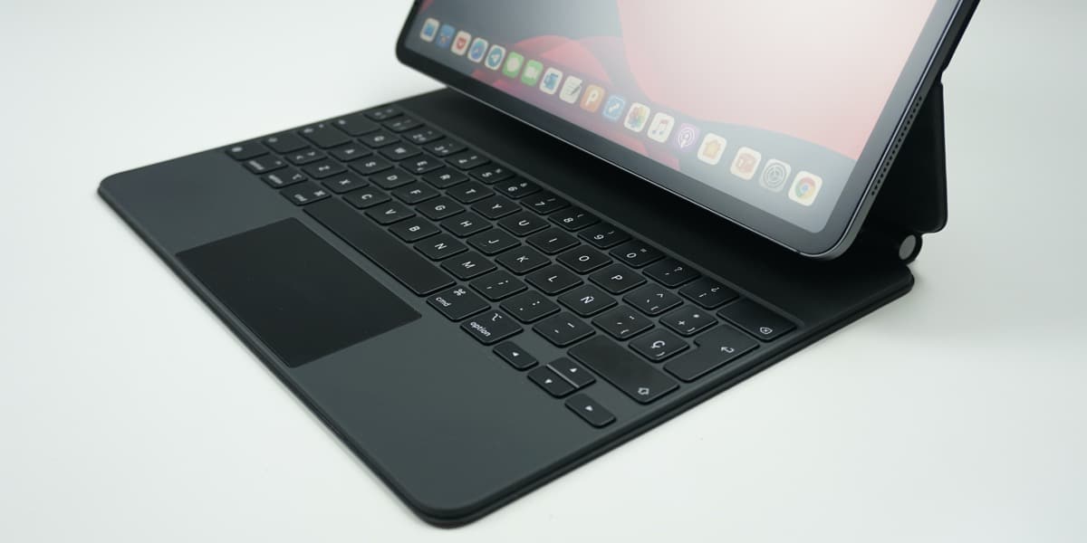 Apple готує оновлену Magic Keyboard для iPad Air з новими функціями у 2024 році