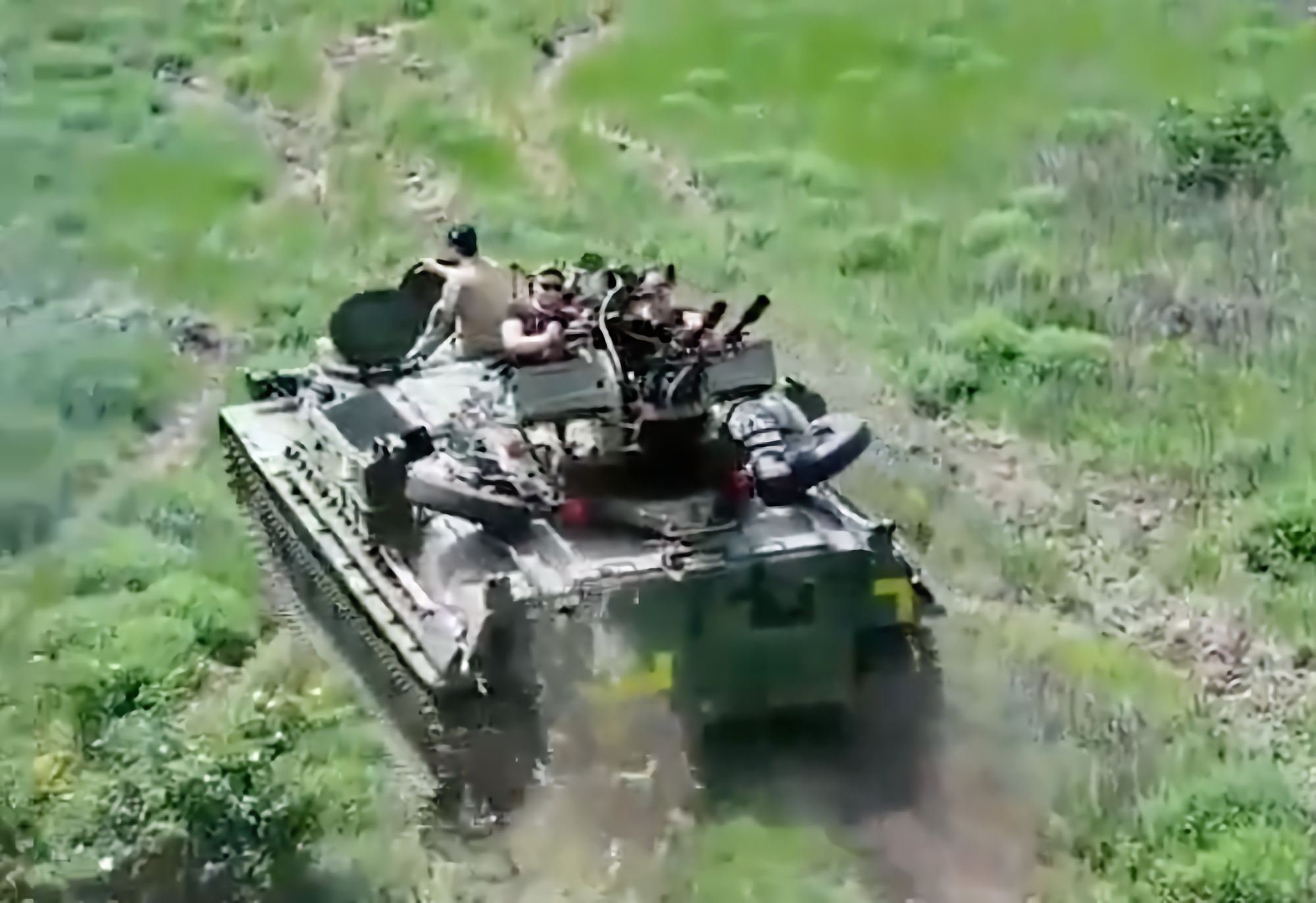 The Ukrainian armed forces seized a Russian MT-LBVM armored personnel carrier, mounted a ZU-23-2 anti-aircraft gun on it, and sent it back to the front
