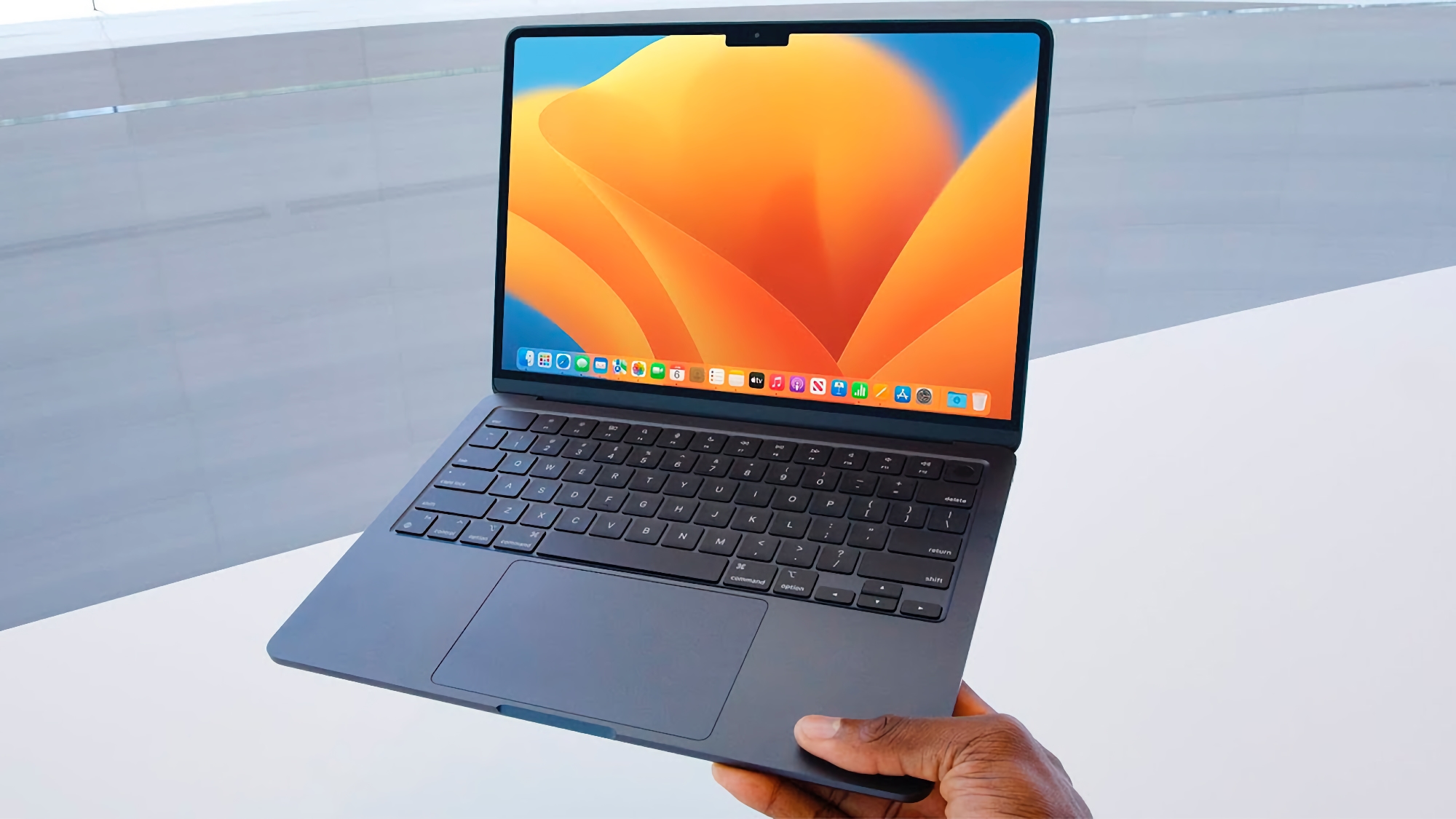 Apple почне продавати новий MacBook Air з чипом M2 15 липня