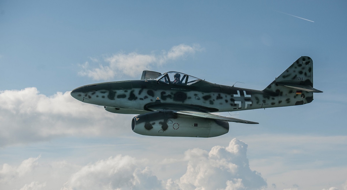 I Storbritannia fløy en kopi av det aller første nullgenerasjons jagerflyet Messerschmitt Me.262 på RIAT-utstillingen.