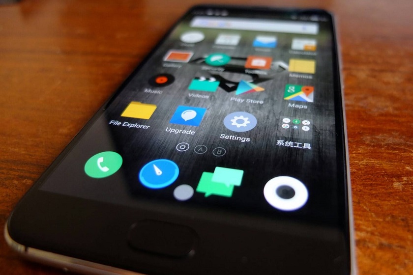 В Сети появилось фото неизвестного безрамочного смартфона Meizu