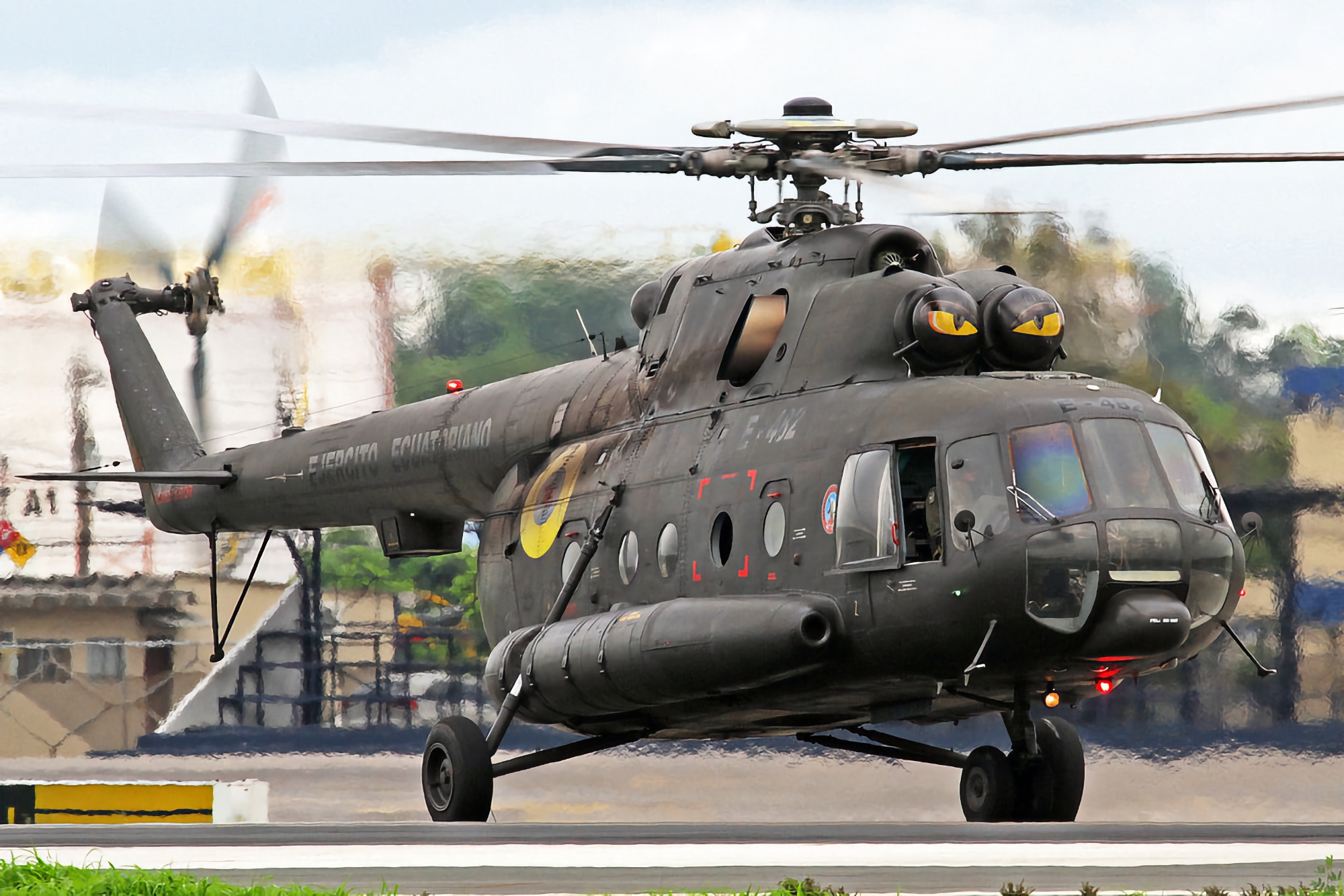 Bron: Ecuador draagt Mi-17 helikopters over aan Oekraïne en ontvangt in ruil daarvoor UH-60 Black Hawk helikopters van de VS.