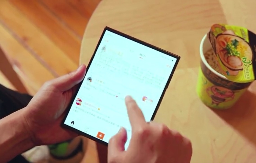 Складной смартфон Xiaomi снова появился на видео