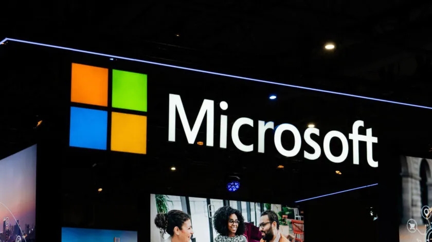 Der KI-CEO von Microsoft nennt das Internet eine "kostenlose Ressource" für das Training von KI-Modellen