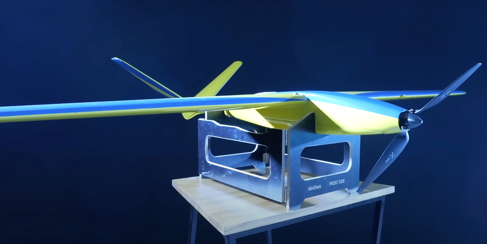 Ukrspecsystems presenta MiniShark: un UAV da ricognizione compatto che può volare fino a 35 km a 120 km/h